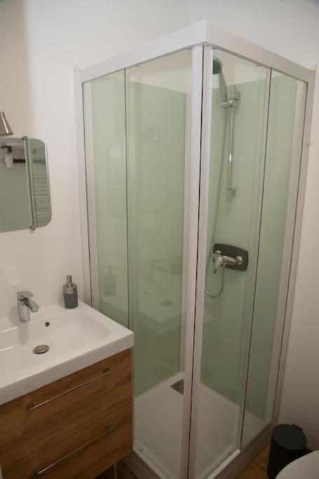 Joli Appartement F2 Plein Centre Coutances Exterior photo