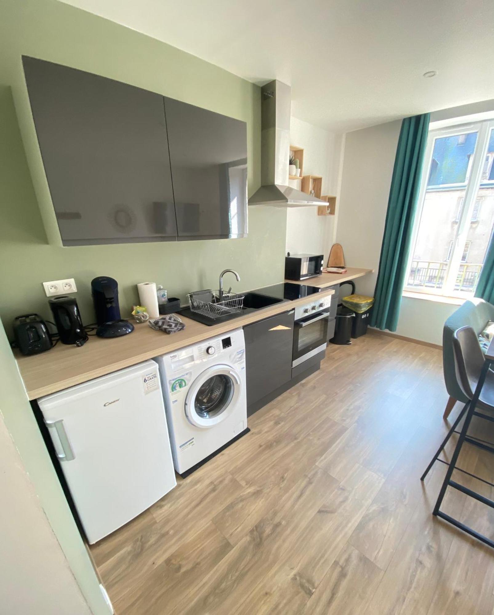 Joli Appartement F2 Plein Centre Coutances Exterior photo
